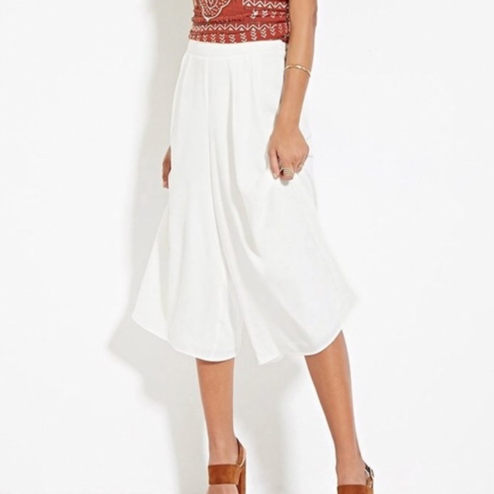 Forever 21 White Capri Pants